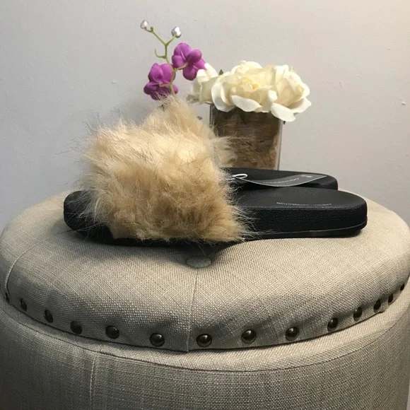 French Connection Faux Fur Slippers - Size 8 & 9 - Picture 3 of 10